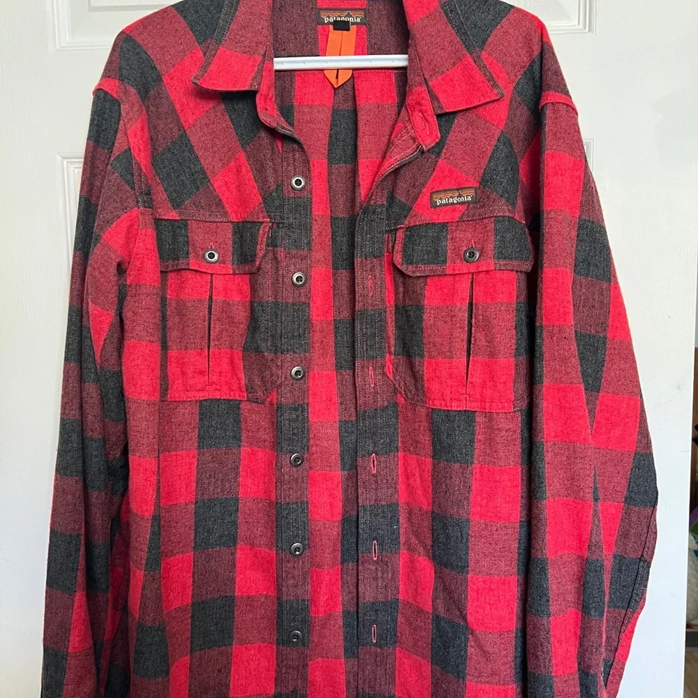 Patagonia Plaid Men's Shirt - Picture 1 of 4